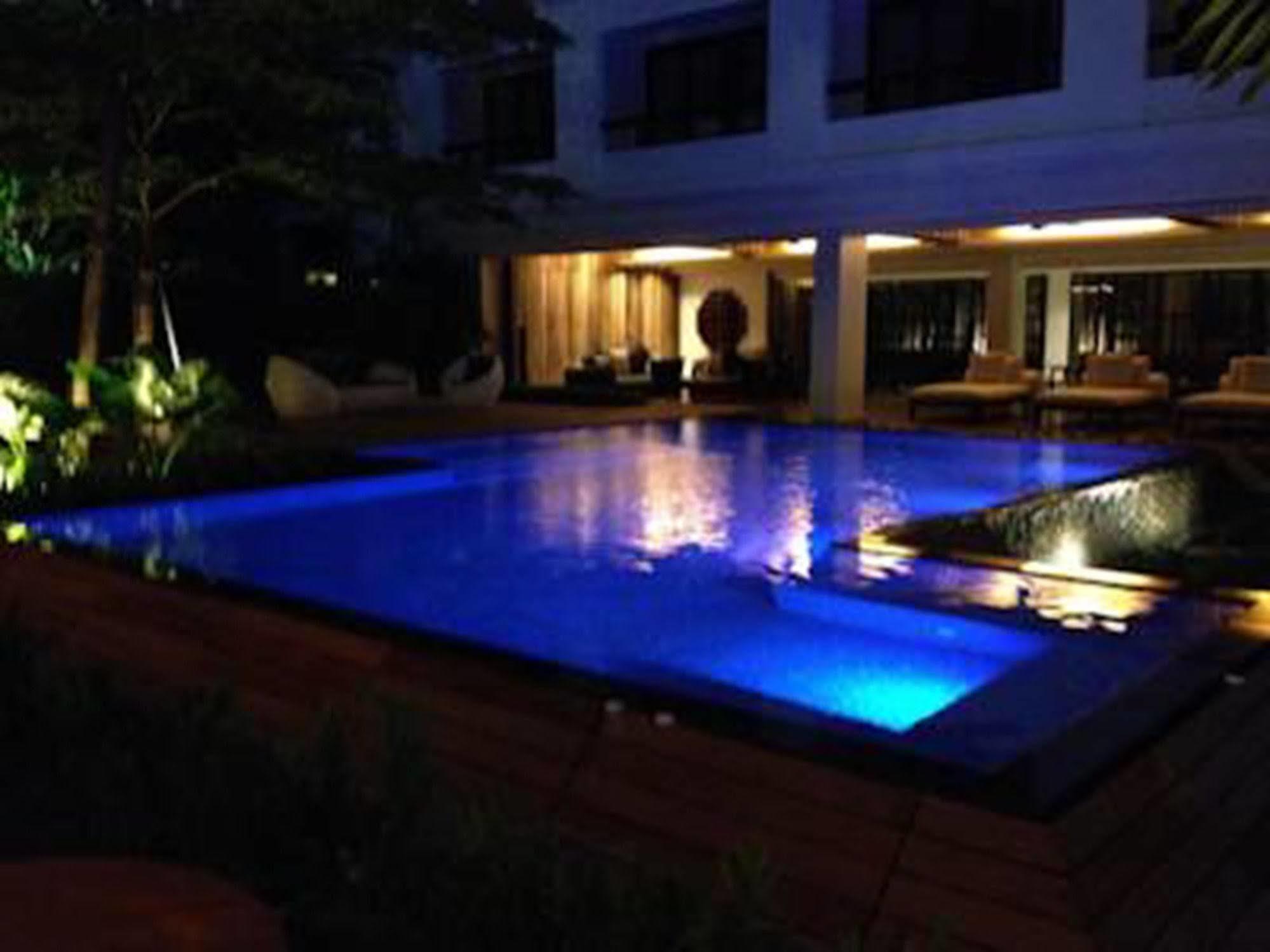 Uma Residence Bangkok Exterior foto
