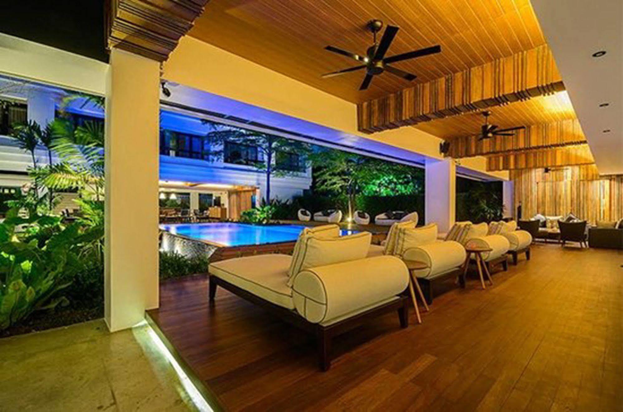 Uma Residence Bangkok Exterior foto
