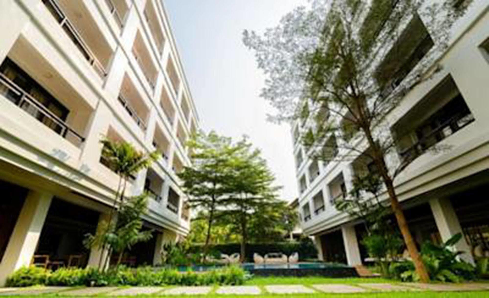 Uma Residence Bangkok Exterior foto
